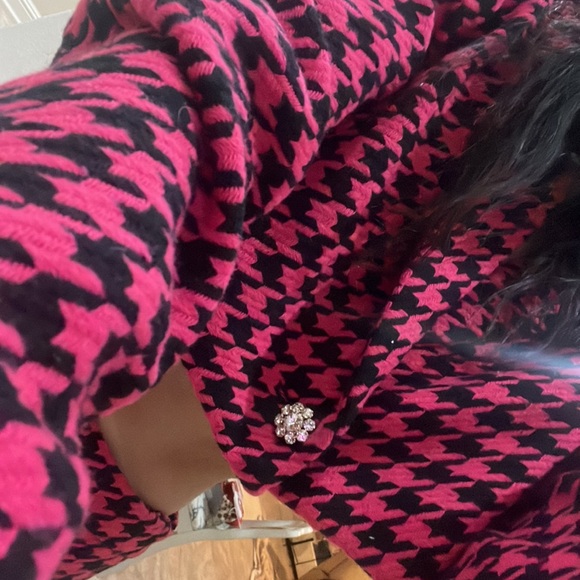 Brand new two piece revolve set - Picture 5 of 10